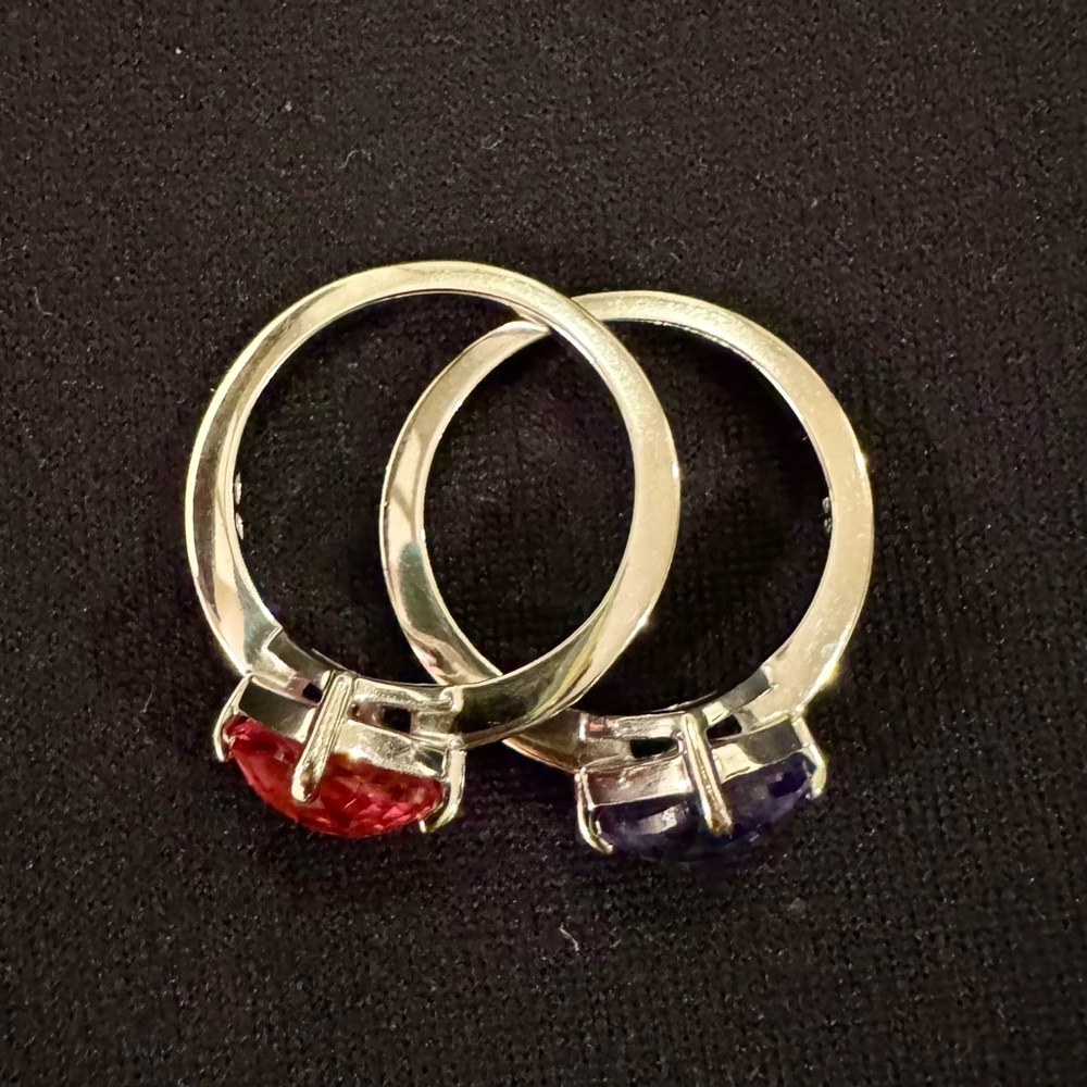Elegant Pink and Blue Gemstone Ring Set - Picture 4 of 8